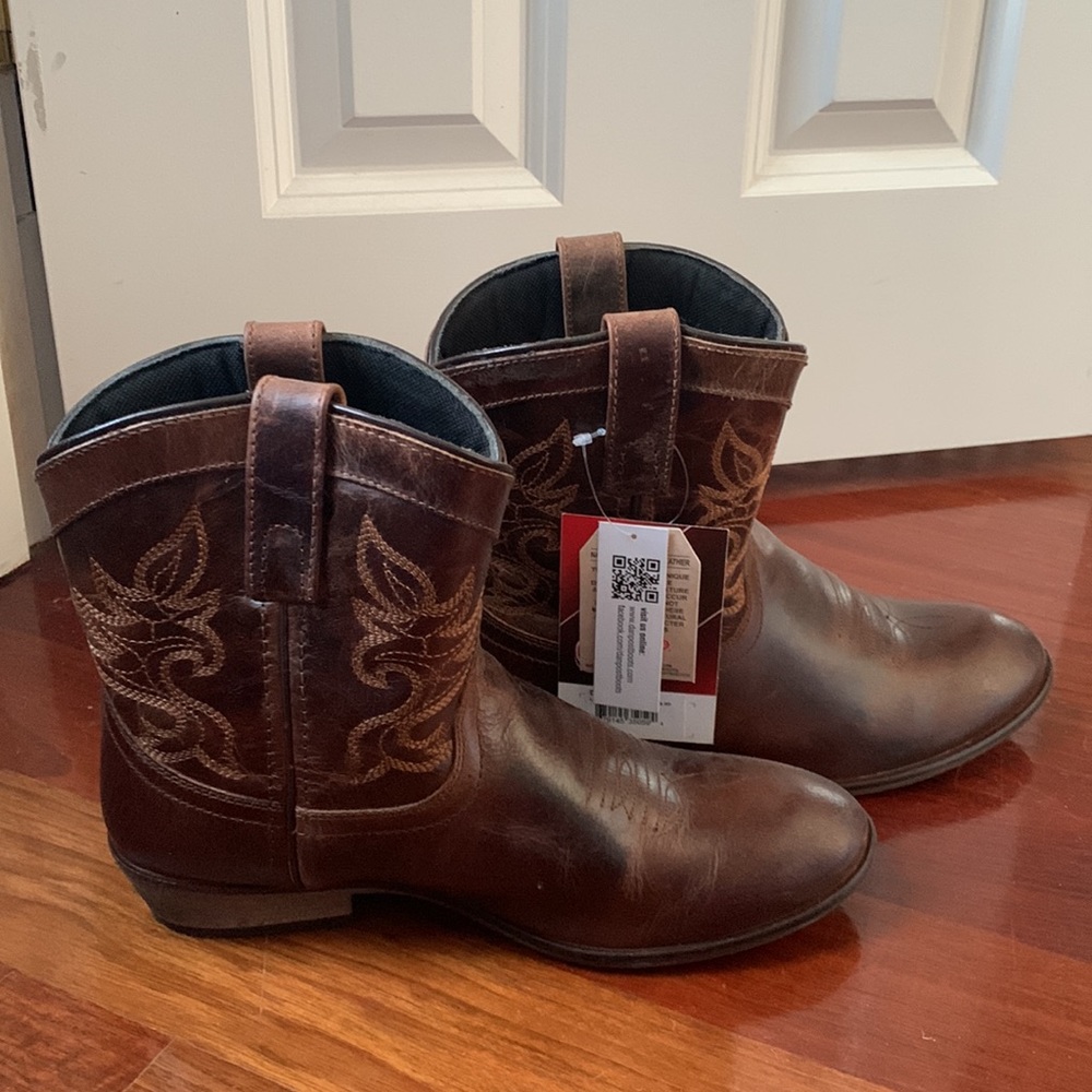 NWT Dingo Ankle Cowgirl Boots